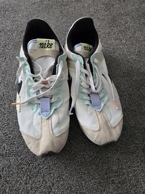 Nike White Mint Accent Running Sneakers